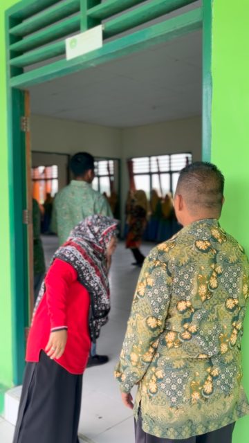 Sosialisasi dan Pemberian Penghargaan UIN A. M Sangadji Ambon kepada Madrasah Aliyah Seram Bagian Barat